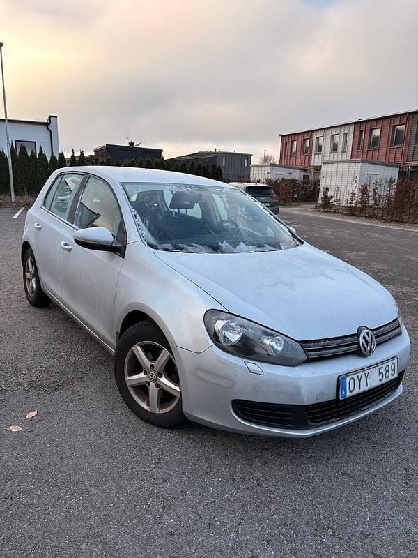 Begagnad 2012 VW Golf VII Halvkombi | 45 000 kr (Superpris) - Bild 1/4