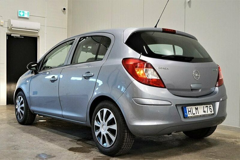 Begagnad Opel Corsa 75 HK (55 kW) 2008 Grå Halvkombi