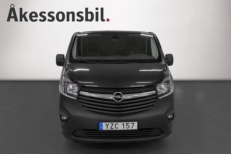 Begagnad Opel Vivaro 125 HK (91 kW) 2018 Svart Minibuss