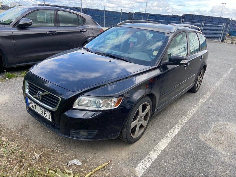 Svart Begagnad 2008 Volvo V50 Summum Kombi | 13 000 kr (Superpris) - Bild 1/2