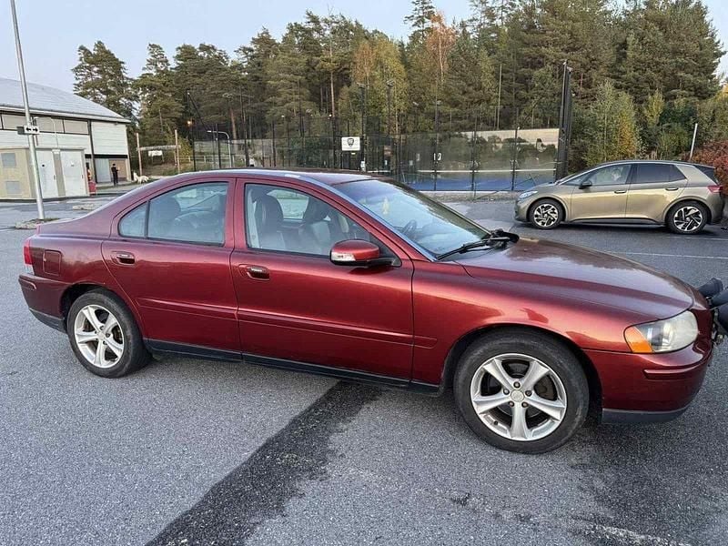 Röd Begagnad 2007 Volvo S60 Kinetic Sedan | 18 900 kr (Bra pris) - Bild 1/4