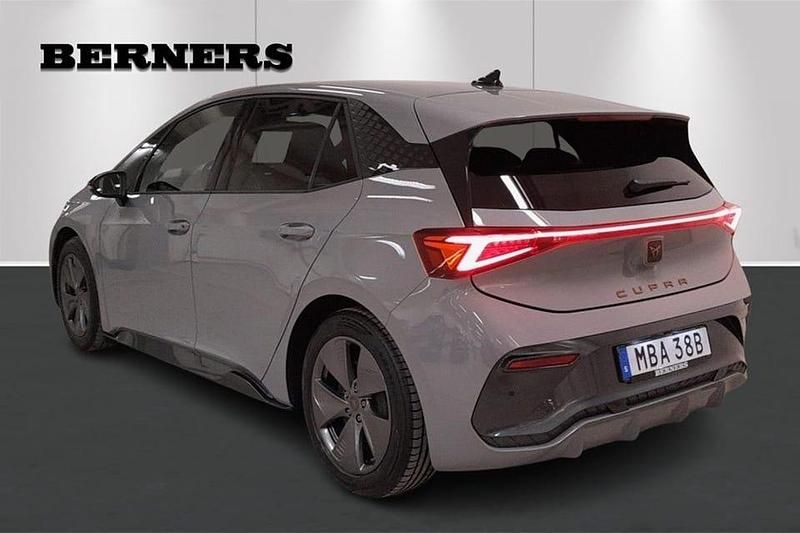 Begagnad Cupra Born 169 kW (231 HK) 2023 Grå Halvkombi