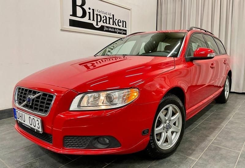 Röd Begagnad 2009 Volvo V70 Momentum Kombi | 69 900 kr (Marknadspris) - Bild 1/3