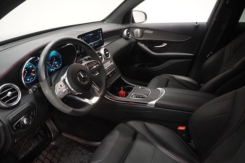 Begagnad Mercedes GLC300e 2023 Silver Sportkupé