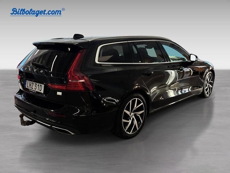Begagnad Volvo V60 Inscription 344 HK (253 kW) 2022 Svart Kombi