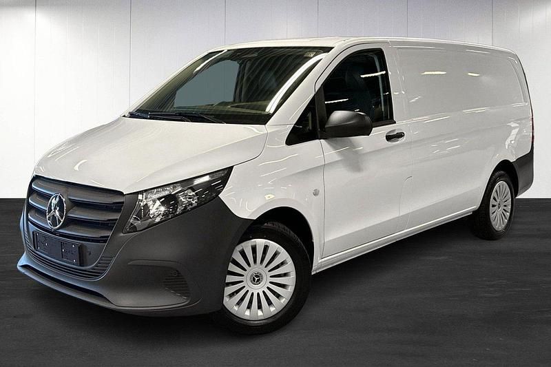 Vit (white) Begagnad 2025 Mercedes Vito Minibuss | 474 875 kr (Bra pris) - Bild 1/4