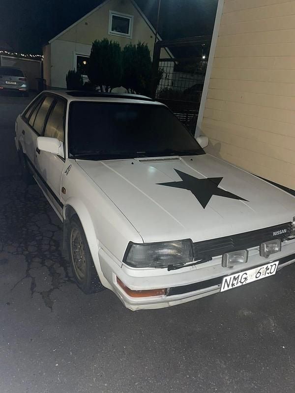 Begagnad 1988 Nissan Bluebird Halvkombi | 15 000 kr - Bild 1/3