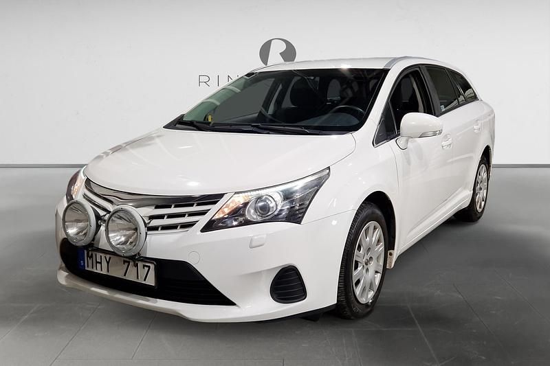 Vit Begagnad 2012 Toyota Avensis Life Kombi | 94 900 kr (Marknadspris) - Bild 1/3