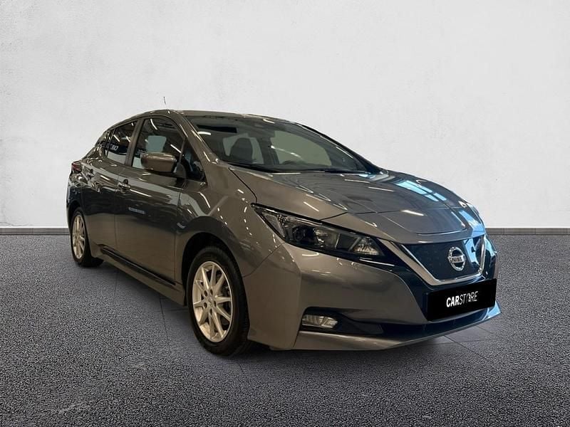 Begagnad Nissan Leaf 2020 Grå Halvkombi