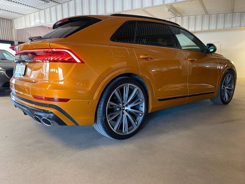 Orange Begagnad 2020 Audi SQ8 Design SUV | 879 000 kr (Marknadspris) - Bild 1/4