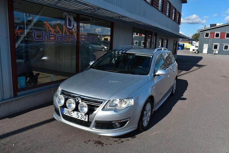 Silver Begagnad 2010 VW Passat Sportline Kombi | 39 900 kr (Bra pris) - Bild 1/4