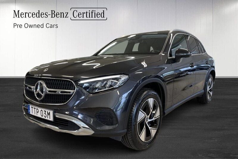 Grå Begagnad 2024 Mercedes GLC300e SUV | 649 900 kr (Superpris) - Bild 1/4