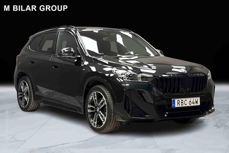 Svart Begagnad 2024 BMW X1 SUV | 529 000 kr - Bild 1/1