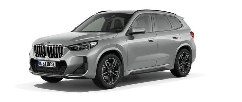 Grå Ny 2024 BMW X1 Comfort Edition SUV | 698 500 kr - Bild 1/4