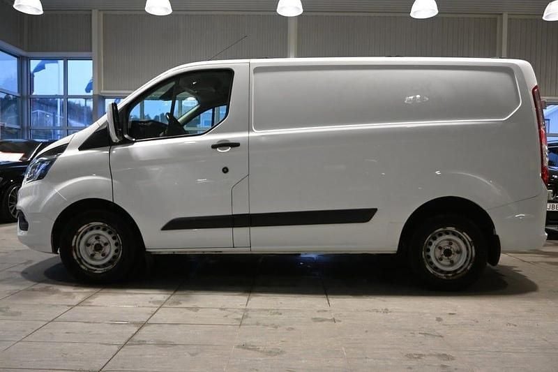 Begagnad Ford Transit Custom 131 HK (96 kW) 2021 Frozen white