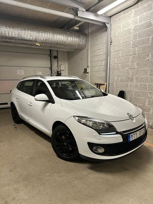 Vit Begagnad 2012 Renault Mégane GrandTour Kombi | 53 000 kr (Marknadspris) - Bild 1/4