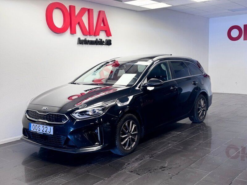 Svart Begagnad 2021 Kia Ceed Sportswagon Plus Kombi | 249 900 kr (Marknadspris) - Bild 1/4