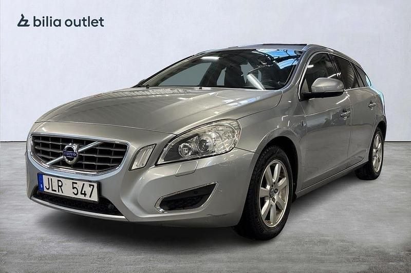 Silver Begagnad 2012 Volvo V60 Ocean Race Kombi | 99 900 kr (Bra pris) - Bild 1/3