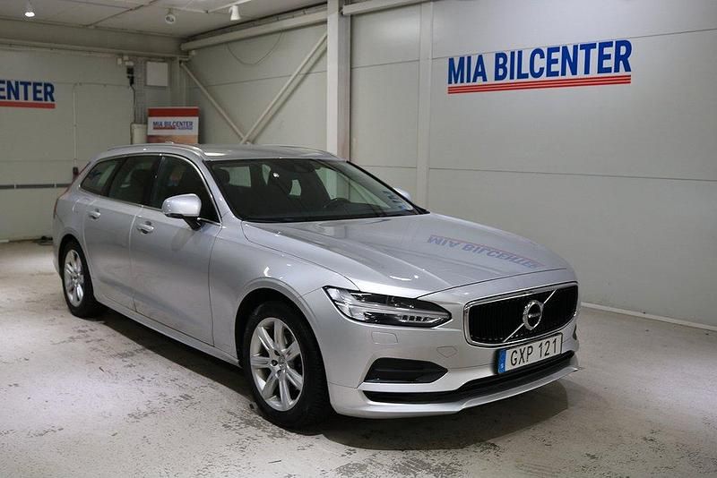 Silver Begagnad 2018 Volvo V90 Momentum Kombi | 194 000 kr (Marknadspris) - Bild 1/3