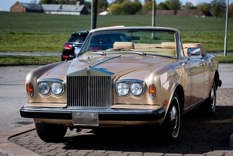 Begagnad Rolls Royce Corniche 1983 Creme vit Cab