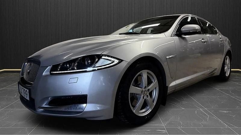 Begagnad Jaguar XF 200 HK (147 kW) 2014 Grå Sedan