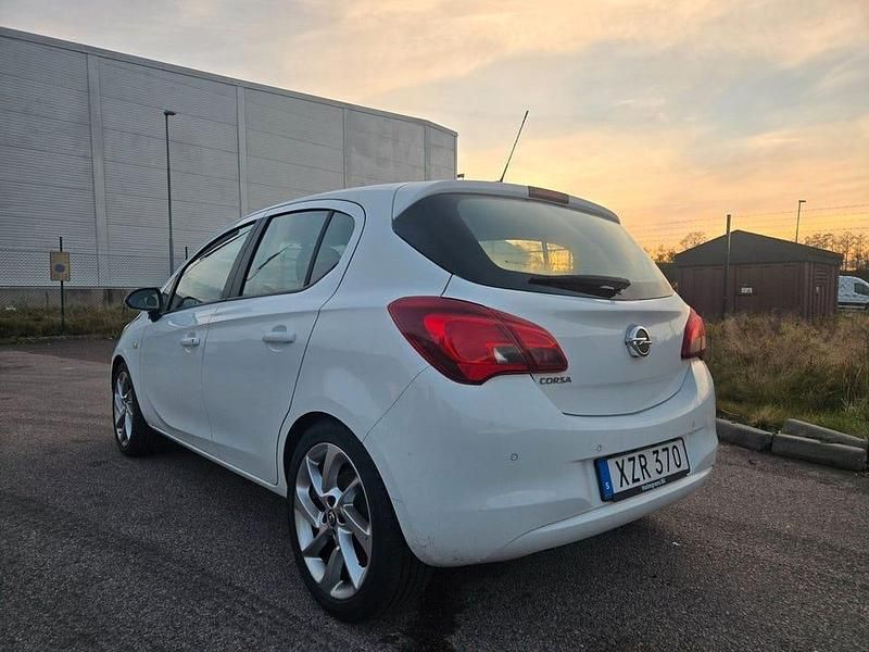 Begagnad Opel Corsa Enjoy 90 HK (66 kW) 2018 Vit Halvkombi
