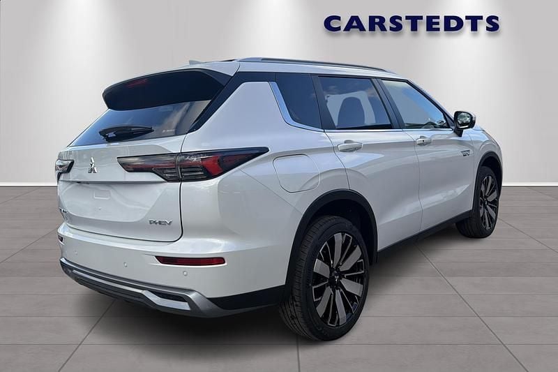 Ny Mitsubishi Outlander P-HEV Intense 310 HK (228 kW) 2025 Vit SUV