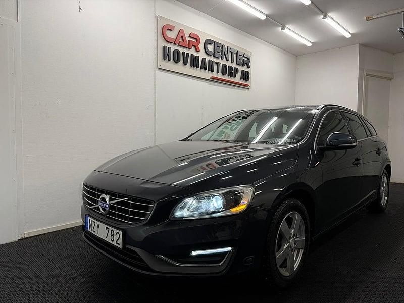 Grå Begagnad 2013 Volvo V60 Momentum Kombi | 114 900 kr (Lite dyr) - Bild 1/4