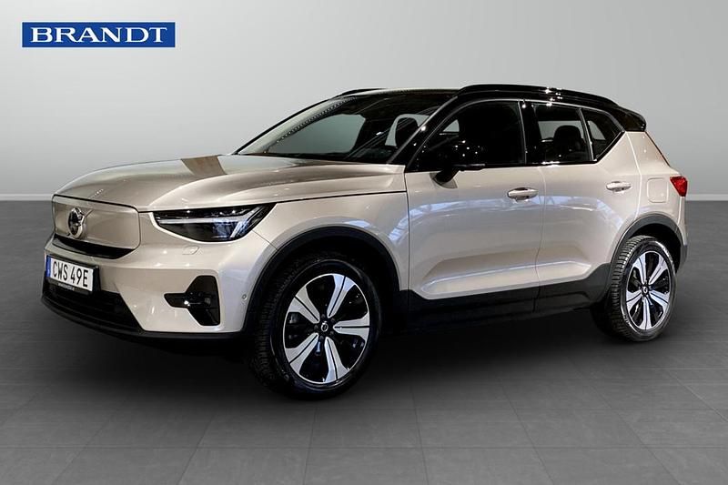 Grå Begagnad 2023 Volvo XC40 Single Motor SUV | 349 900 kr (Dyr) - Bild 1/4