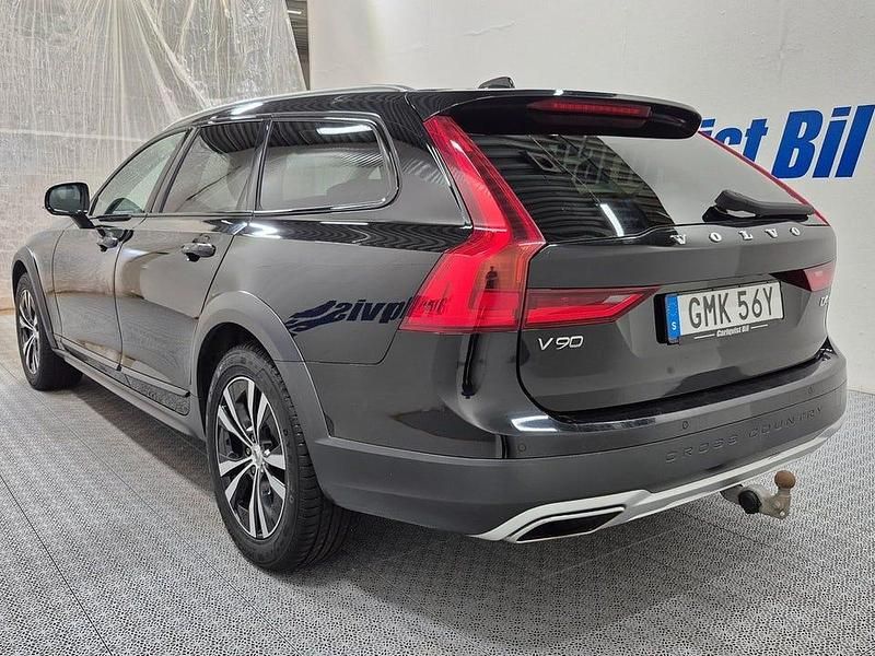 Begagnad Volvo V90 CC 191 HK (140 kW) 2020 Svart metallic Kombi