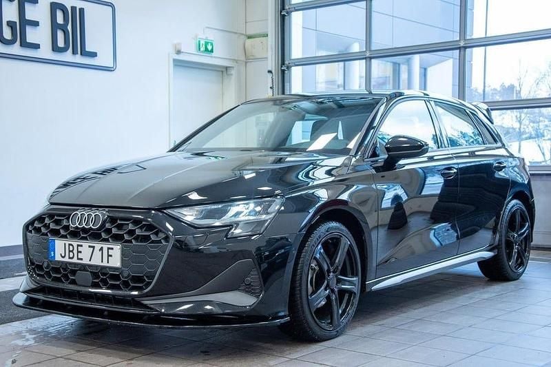 Begagnad Audi A3 Advanced 150 HK (110 kW) 2025 Svart