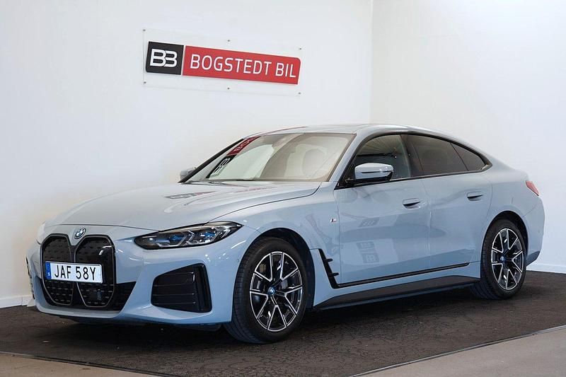 Grå Begagnad 2023 BMW i4 M Sport Sedan | 439 000 kr (Lite dyr) - Bild 1/4