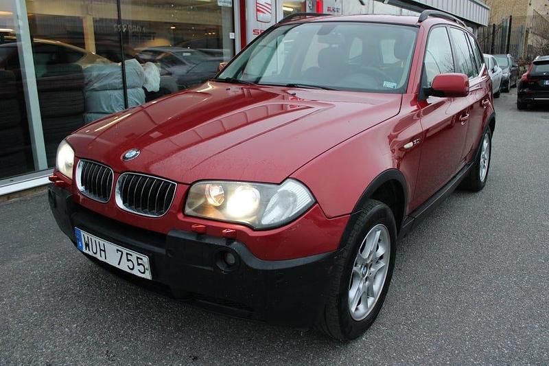 Röd Begagnad 2005 BMW X3 Advantage SUV | 69 900 kr (Lite dyr) - Bild 1/4