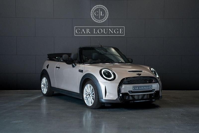 Grå Begagnad 2023 Mini Cooper S Cabriolet Essential Cab | 329 000 kr (Marknadspris) - Bild 1/4