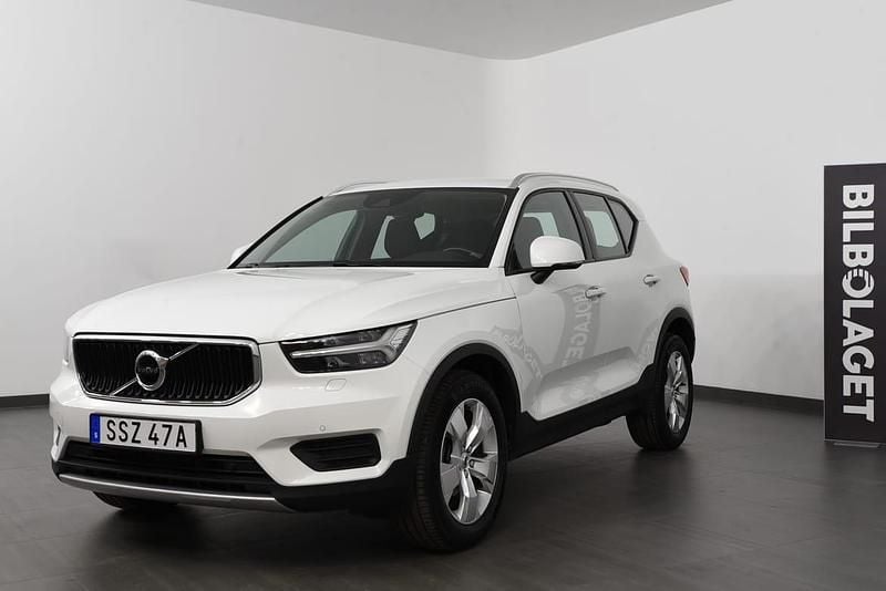 Vit Begagnad 2019 Volvo XC40 Momentum SUV | 285 800 kr (Bra pris) - Bild 1/4