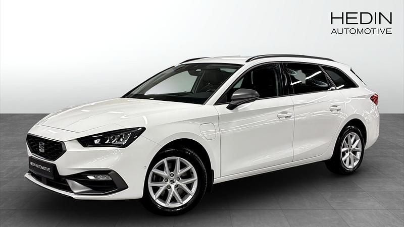 Begagnad 2021 Seat Leon Kombi | 234 700 kr - Bild 1/4