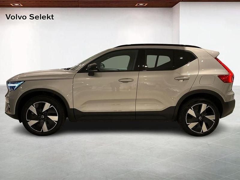 Begagnad Volvo XC40 Core 303 kW (413 HK) 2024 Silver SUV