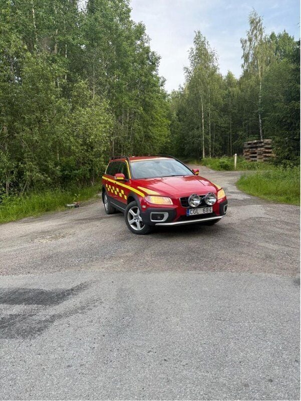 Röd Begagnad 2011 Volvo XC70 Kinetic SUV | 110 000 kr (Marknadspris) - Bild 1/4