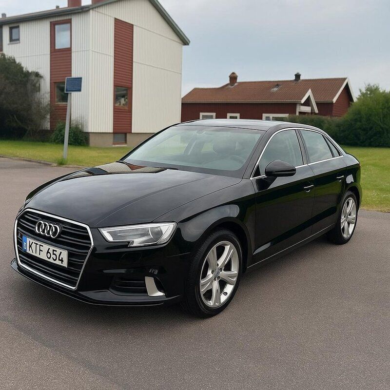 Svart Begagnad 2017 Audi A3 Comfort Sedan | 158 900 kr (Bra pris) - Bild 1/4