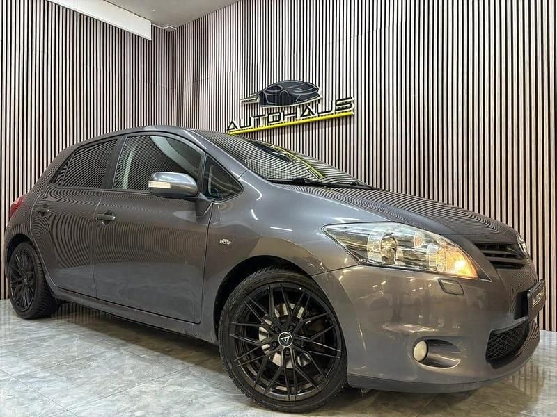 Begagnad Toyota Auris 177 HK (130 kW) 2010 Grå Halvkombi