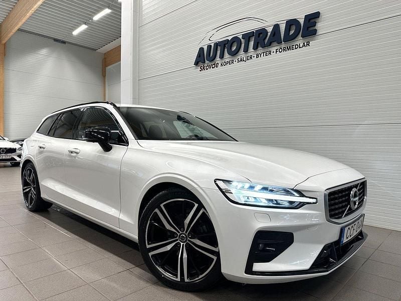 Vit Begagnad 2020 Volvo V60 R-Design Kombi | 339 900 kr (Lite dyr) - Bild 1/4