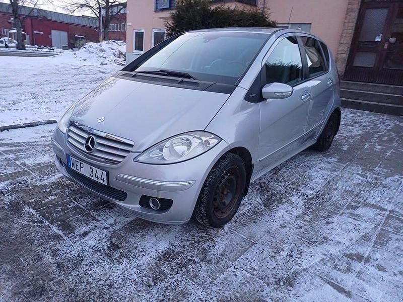 Begagnad Mercedes A200 Elegance 136 HK (100 kW) 2005 Silver