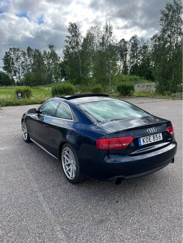 Blå Begagnad 2010 Audi A5 Comfort Sportkupé | 85 000 kr (Bra pris) - Bild 1/4