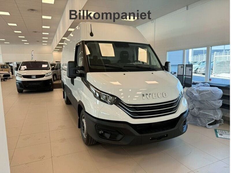 Vit Begagnad 2022 Iveco Daily Van | 494 625 kr (Lite dyr) - Bild 1/4