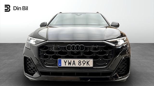 Begagnad Audi Q8 Premium 489 HK (359 kW) 2025 Svart SUV