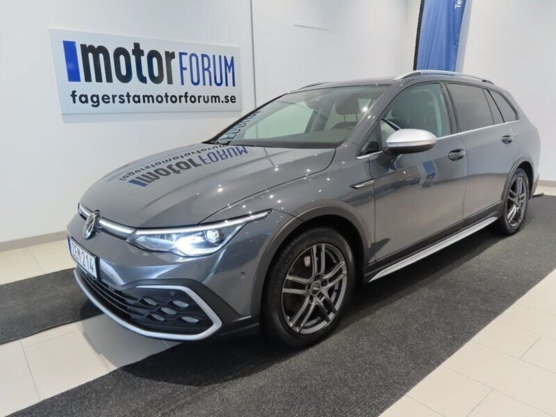 Grå Begagnad 2022 VW Golf Alltrack Kombi | 289 000 kr (Marknadspris) - Bild 1/4