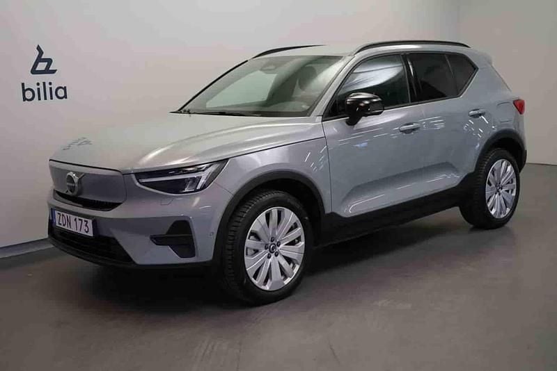 Grå Begagnad 2025 Volvo EX40 Single Motor Extended Range SUV | 449 500 kr - Bild 1/1