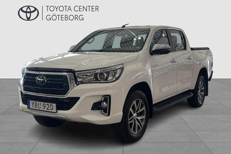 Vit Begagnad 2019 Toyota HiLux Pickup | 379 900 kr (Marknadspris) - Bild 1/4