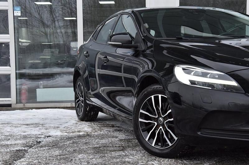 Begagnad Volvo V40 150 HK (110 kW) 2017 Svart