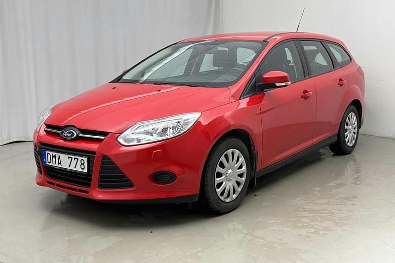 Röd Begagnad 2013 Ford Focus Trend Kombi | 71 500 kr (Marknadspris) - Bild 1/4